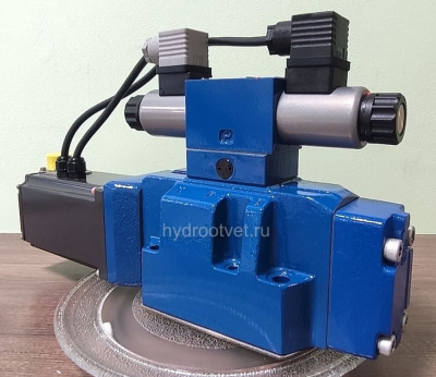 4WRKE16E200L-3X/6EG24K31/A1D3M - Пропорциональный распределитель с обратной связью по положению золотника и со встроенным усилителем (OBE), Ду16, A1 = ±10 В, номинальный расход 200 л/мин, схема E, каналы управления X и Y - внешние